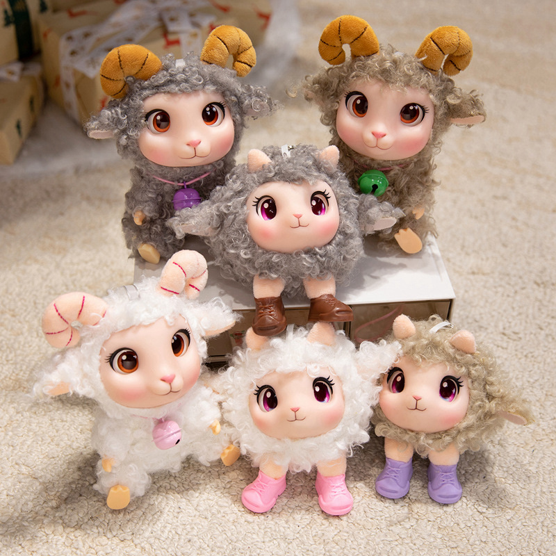 Kids Toys Animal - ตุ๊กตาแกะน่ารัก ของเล่นตุ๊กตาไวนิลนุ่ม ตุ๊กตาแพะห้อยคอ ตุ๊กตาของขวัญวันเกิดสำหรับเด็ก ของตกแต่งสุ่มสี